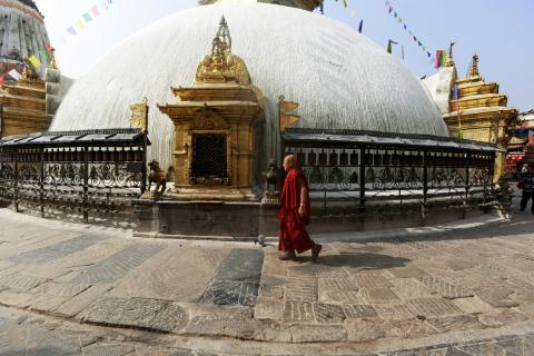 Foto de Mehmet Turgut Kirkgoz : https://www.pexels.com/es-es/foto/hombre-religion-dorado-templo-11596908/